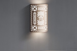 Lighting fixtures